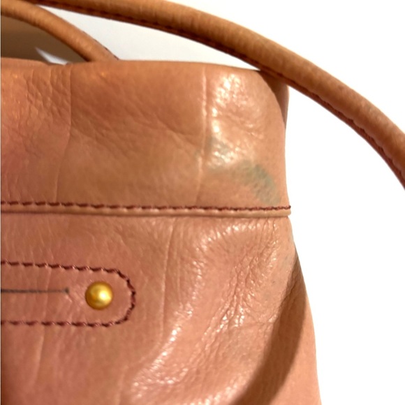 B.marowsky Warm Tan peach Leather Crossbody Bag with Rounded Edges - Picture 4 of 8